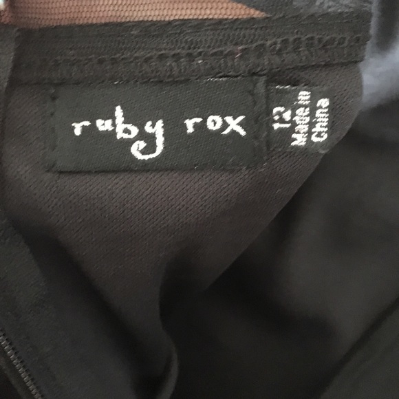 A ruby rox dress - Picture 3 of 3